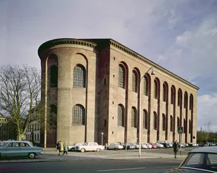 Außenansicht der Aula Palatina, erbaut um 310